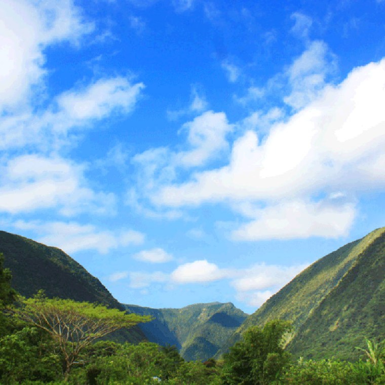 A stunning shot of the Waipi'o Valley